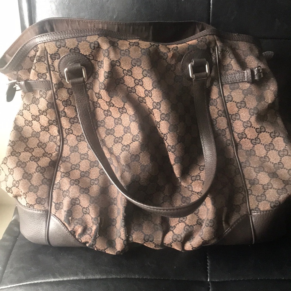 Designer Gucci shoulder bag